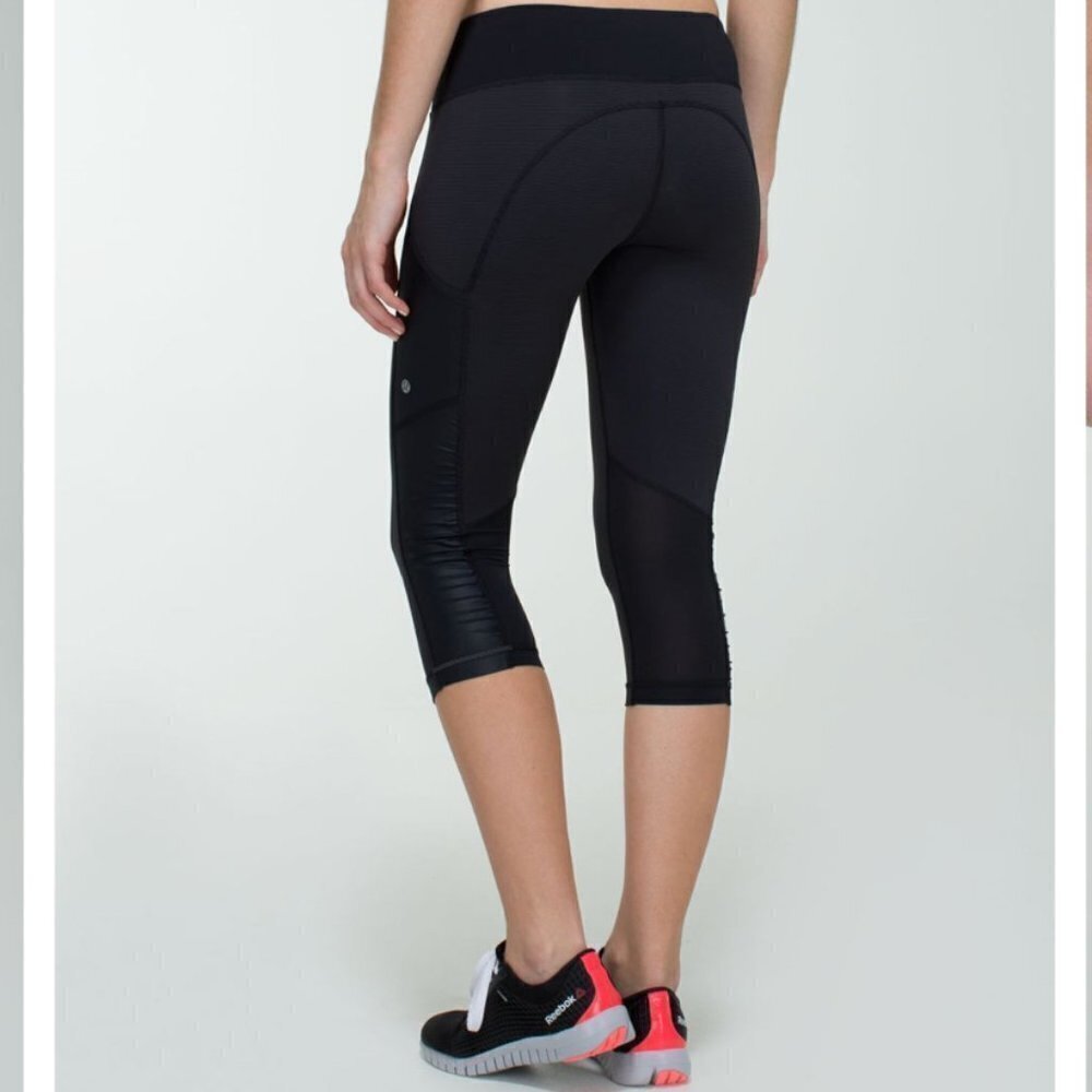 Lululemon‎ Cut The Crop Wee Stripe Black size 8 W6C07S